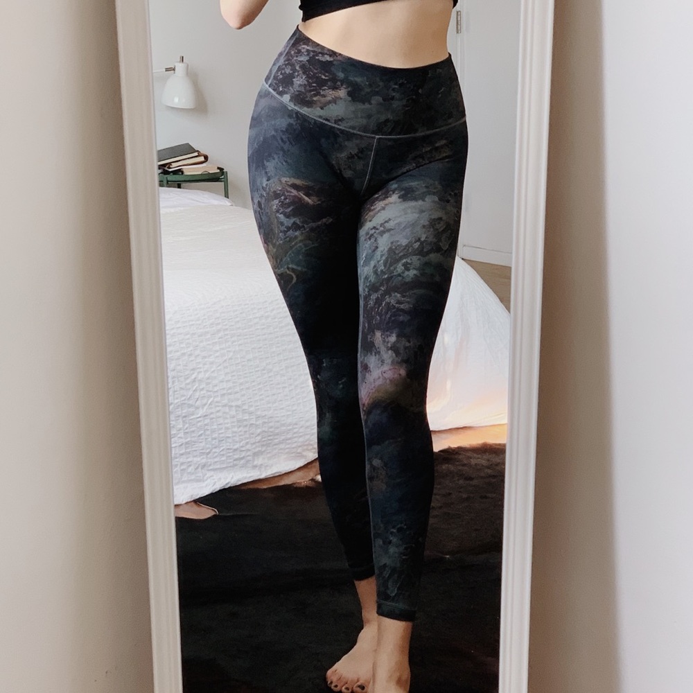 Lululemon marbled leggings